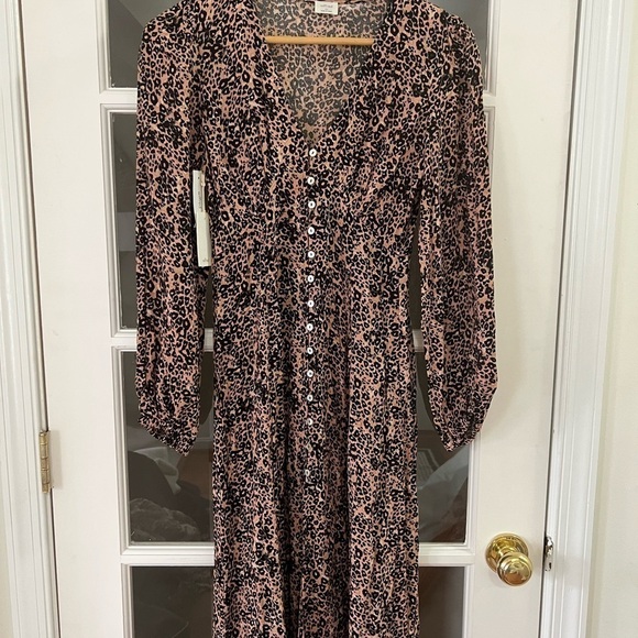 Aritzia - Wilfred New Gallery Dress - NWT - Size XS - Picture 3 of 10